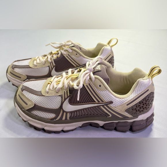 Nike Vomero 5 GS Pale Ivory Mink Brown - Women’s 6.5/Youth 5 - Like new!! - Picture 2 of 8